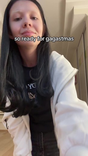 Lady Gaga's Christmas Tree: A Festive Celebration