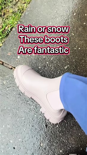 These boots are waterproof and non slip, ideal for the British weather. 5 colours . All the sizes but I would get yours now as your size might be sold out as these are flying off the shelves and zi can see why x. @FootHunter #winterboots #waterproofboots #boots #tiktokmademebuyit #yellowbasket