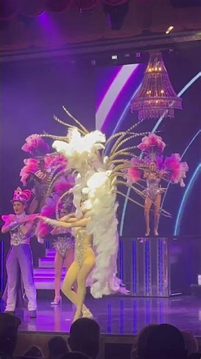 Rose sang the opening and closing songs for #simoncabaret.