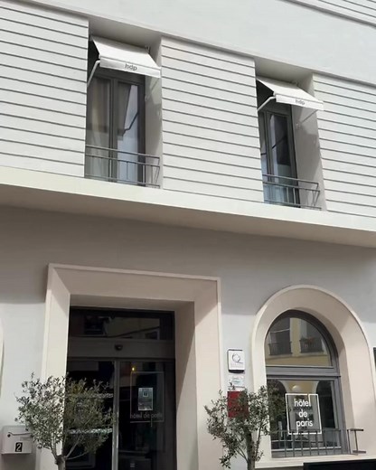 15 reactions | Derrière cette façade emblématique se cache une adresse pleine de charme au cœur de Sète  Entre authenticité, élégance et ambiance méditerranéenne, l’Hôtel de Paris vous invite à vivre une expérience unique. #sète #hotelsete #activitésete | Hôtel de Paris | Facebook