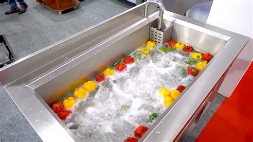 If you are a restaurant, hotel, or factory that needs to wash a lot of vegetables, you can take a look at our Alusteel washing Basin fully automatic vegetable washing machine, which recycles water and saves electricity and manpower. إذا كنت مطعمًا أو فندقًا أو مصنعًا يحتاج إلى غسل الكثير من الخضروات، فيمكنك إلقاء نظرة على غسالة الخضروات الأوتوماتيكية بالكامل من Alusteel washing Basin، والتي تعيد تدوير المياه وتوفر الكهرباء والقوى العاملة. | Alusteel