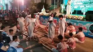 14 reactions | Small video of a,surprising thai dance filmed in Phrae. Lao Kra Top Mai (ลาว กระทบ ไม้), or bamboo dance, is a dance from Northenr and Central #Thailand that involves banging bamboo sticks to create the rhythm of the song, keeping the two bamboo sticks parallel. The dancers dance by putting their feet between the sticks and removing them before they close. | Thailandee.com - English | Facebook