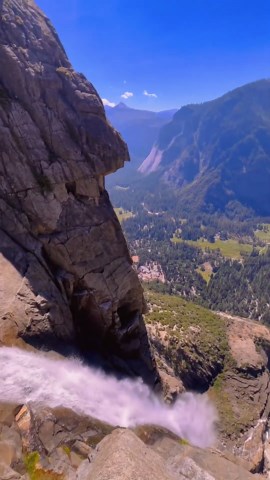 The beauty and challenge of Yosemite’s famous waterfall hike