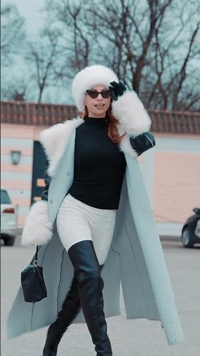 CLASSY, ELEGANT OUTFIT: LONG LEATHER COAT AND LEATHER THIGHHIGH BOOTS