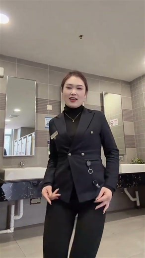 Caught on Camera! Toilet Surprise Encounter with Sisters