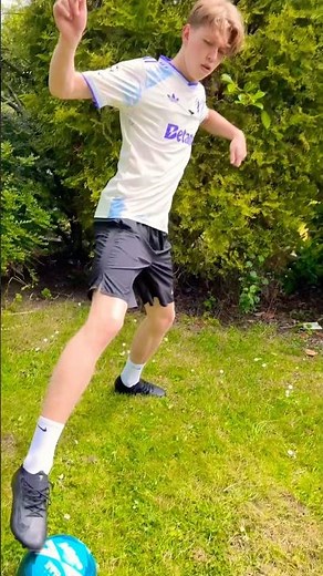 Crazy Football Dribbling Skills Challenge! ⚽🔥