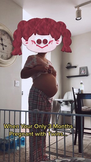 Looking 9 Months Pregnant #twins #momsoftiktok #surprisetwins #naturaltwins #twinpregnancy #fyp