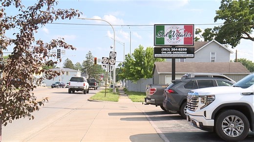 Pizza delivery driver donating tips to Muscatine animal shelter