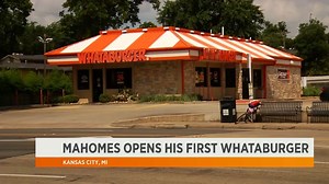 Patrick Mahomes opens Whataburger in Kansas