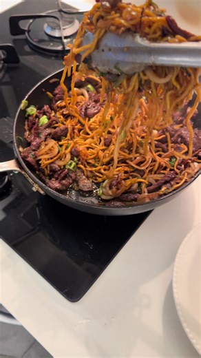 Receita de Chow Mein de Carne com Pimenta Preta