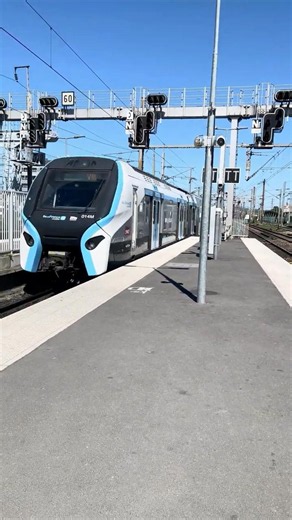 RER D | Départ d’un RER NG (Z58500) à Saint-Denis