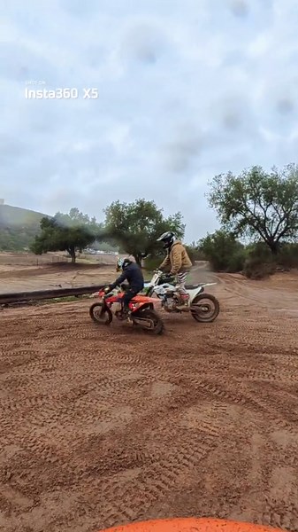 He snuck in mid challenge😂⬇️ Every day at our 5-Day Camps ends with team activities like foot down that push your skills, build confidence, and keep you progressing nonstop. 12 NEW camps just dropped with Early Access pricing! This is your chance to lock in the lowest price before it goes up. 👉 Lock in your spot now at TheMotoAcademy.com
