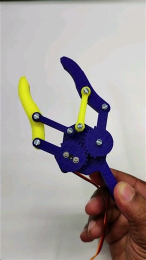 robotic arm servo motor और प्रिंटर से बनाया
