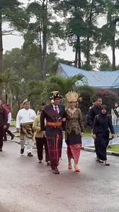 2.2M views · 10K reactions | Berasa jadi pengantin lagi, ada yang tau kita pakai pakaian adat dari mana? | Bobby Nasution | Facebook