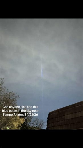 Never seen anything like this before #bluelightinthesky #bluebeam #arizona