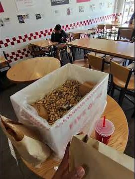 Lunch at Five Guys 🍔🔥 | What to Order for the BEST Burger & Fries!