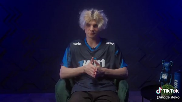 Exciting CS:GO Moments with Deko and Aurora