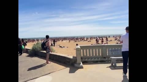 Australia: Chaos ensues after youth gathering turns unruly at Mordialloc Beach