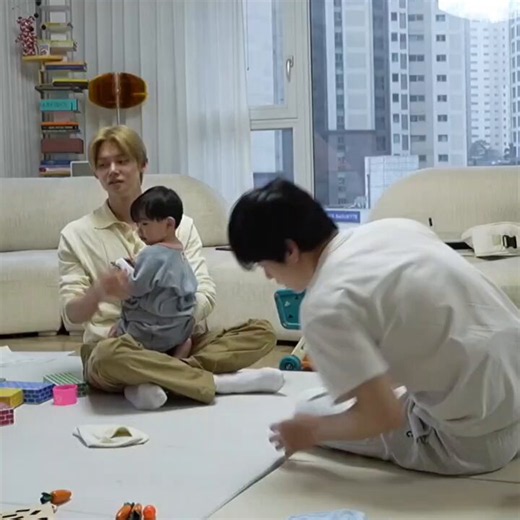 it’s cute how it seems as though he realises that soobin had a long day and wanted to rest so even though he wanted to be held by him he kept still and stayed with yeonjun but the moment soobin got up and came closer he immediately ran to him for comfort
