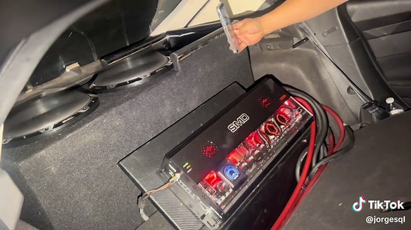 SMD Amplifier Demo by DS18: Unleashing Car Audio Power