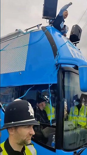 Coventry City “We Are Back” Bus Parade 🔵⚽🎉 Incredible Street Celebrations! #CCFC#SkyBlues#WeAreBack