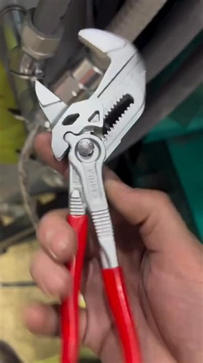 𝗧𝗢𝗢𝗟𝗦 𝗠𝗔𝗥𝗞𝗘𝗧 on Instagram: "KNIPEX! Gjigandi Gjerman vjen me Risi. Një Super Model gjendje në dyqan, 100% Made In Germany 🇩🇪, Model që nuk ciflos tubat dhe Anti Ndryshk vetëm tek Tools Market Albania 🇦🇱. Distributor i Autorizuar i Markave lider në botë. 🚨 Për më tepër mund të na kontaktoni në : 1.E-mail. 2.DM. 3.Website. 4. Numrat e Telefonit. 5.Çdo Dyqan Të Autorizuar. 📍 Mbrapa Casa Italias, Pranë Karburantit Bolv Oil 📧 info@toolsmarket.al 💻 http://toolsmarket.al/ #albania #s