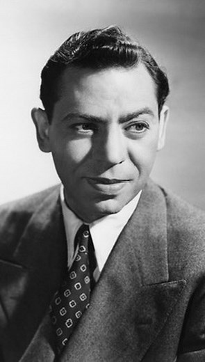 Pianists Hub on Instagram: "🎹 Oscar Levant — Tchaikovsky Piano Concerto No.1 in B-flat Minor (1949) Intensity, elegance, and precision collide in one of cinema’s most unforgettable classical moments. Every note strikes with thunderous passion — Tchaikovsky’s fire meets Levant’s brilliance.🔥 A timeless performance that reminds us how emotion can live forever through the piano. ✨ 📍 From “The Barkleys of Broadway” (1949) #tchaikovsky #oscarlevant #pianoconcerto #classicalmusic #pianoperformance