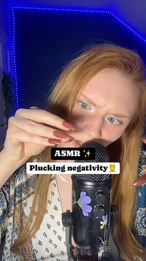 Hanna Bee 🐝 | ASMR reels💆😴 on Instagram: "This is cut from LIVE ✨You can watch the entire recording on my YouTube Hanna Bee (link in bio) ☺️💛 TIP using gifts,PayPal or order a CUSTOM asmr💆More #asmr on my YouTube Hanna Bee and TikTok hanabee_asmr☺️[links in bio 👉🏻] Bee happy🐝 #asmrcommunity#fallasleepfast#relax#negativeenergyremoval#pluckingasmr#personalattention#асмр#asmrlive"