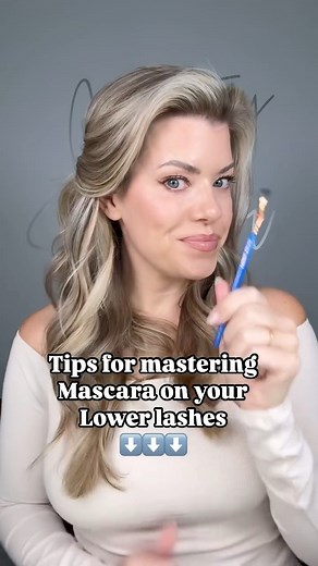 Lower lash mascara is a great tool for women over 40 because it can make the eyes look more lifted, defined, and youthful. Here’s why: 1. Enhances Eye Shape As we age, the eyes can appear smaller or less defined due to thinning lashes. Mascara on the lower lashes helps frame the eyes, giving them a wider, more open appearance. 2. Distracts from Fine Lines Properly applied lower lash mascara can draw attention to the lashes and eyes, redirecting focus from any fine lines or wrinkles around the ey