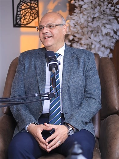 معالى المحافظ الوزير المهندس أيمن عطية محافظ القليوبية سابقاً و حالياً محافظ الاسكندرية نبارك و نهنئ معالى السيد المحافظ لتوليه منصبة الجديد. تشرفنا بلقاء ودى مع معالى المحافظ المهندس أيمن عطية .. حلقة جميلة بين الماضى و الحاضر ومناقشة تعليمية وجانب ودى من حياته. ✨🌙 شكر خاص جدا ل Snap Studio الراعي الرسمي لبرامج رمضان. #صوم_كاست_الموسم_الثانى #رمضان #رمضان_كريم #Ramadan #ramadankareem #ICBFamily #ramadanmubarak #ramadankareem2026 #رمضان_يجمعنا #podcast #icb #Crossing_the_boundaries_of_excellenc