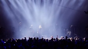 Heute, Samstagabend, ARD/23.55 Uhr: "Ina Müller - das Konzert" Eine Stunde lang Ina und Band auf der großen Bühne. Und wer 2017 bei diesem Konzert in Oldenburg war, kann schauen, ob er sich im Publikum entdeckt... Viel Spaß! Und apropos Konzert: Ab Januar 2022 sind Ina und Band wieder auf großer Tournee durch Deutschland, Österreich und die Schweiz! | INAS NACHT