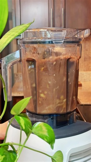 Chocolate Mango Energy Smoothie | Tropical Breakfast Smoothie | Fiber-Rich Wellness Recipe