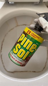Pine-Sol vs toilet ring… 😳✨ #asmr #cleaning #Toiletcleaning #dirtytoclean #fblifestyle | Cleanupwithlaur