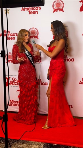 Courtney appeared on the red carpet tonight for the Miss America's World Gala, where the organization celebrated the collaboration between the Miss America Scholarship Foundation and the American Heart Association's Go Red for Women initiative. | KQ2