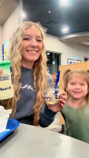 Day 13 of birthday freebies is: @culvers 💙 🍨 The birthday freebie for Culver’s is a free scoop of custard with your order! They have tons of options and mix-ins! If you need a recommendation of what to order, you can’t go wrong with their Butterburgers! 😋 Pro tip: Get their app! I also happened to have a 25% discount on there! They give rewards and offers in the app! Plus… kids meals come with a free scoop of custard too! 😍 Big thank you to the Culver’s in Layton for having us! We loved ever