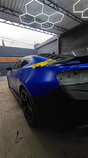 AQUÍ SEGUIMOS TRABAJANDO! EN PROCESO DE DISEÑO #WRAP #CARWRAP #CAMAROSS #DESIGNWRAP #wraping