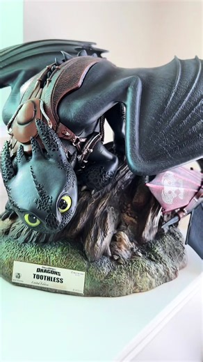 Toothless statue from beast kingdom, rtte is such an epic serie!! (repost i needed to adjust a detail :>) #toothless #rtte #howtotrainyourdragon #unboxing #toothlessstatue