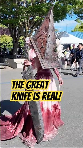PYRAMID HEAD Just Dragged His Giant Sword Through Summer Con 🔥 | Silent Hill Cosplay