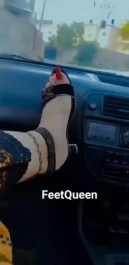 Glass Heel FeetQueen Instagram