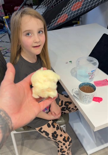 Magic hot chocolate for your kids