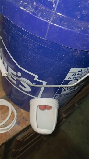 5 gallon bucket feeder for chickens. Link In Description #chicken #homestead #homesteading