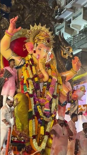 Mumbai's MOST FAMOUS Ganpatis Are Actually AMAZING 🙏✨