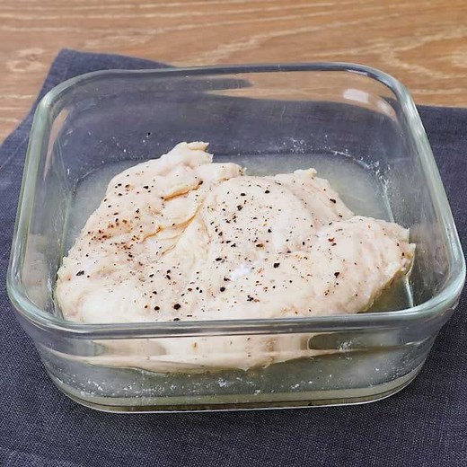 加熱4分！ レンジで簡単蒸し鶏のレシピ動画・作り方 | デリッシュキッチン