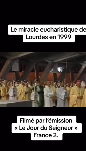 Jésus veut certainement nous rappeler que Eucharistie est une célébration d'autant plus importante qu'elle met tous les fidèles en relation directe avec Dieu,» via Jésus-Christ, son Verbe Incarné, véritablement présent dans le Pain et le Vin consacrés. (Source video: @omega_video) Jesus certainly wants to remind us that the Eucharist is a celebration of even greater importance because it brings all the faithful into direct communion with God, through Jesus Christ, his Incarnate Word, truly prese