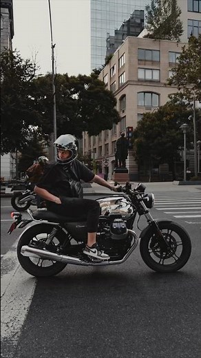 Moto Guzzi V7 III Carbon Shine #motoguzziv7 #caferacer #motorcyclephotography