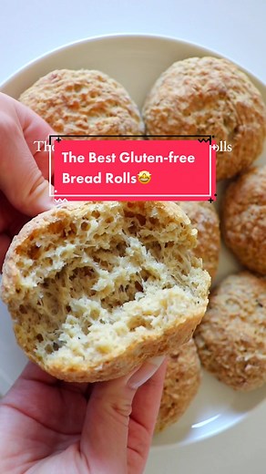 Learn how to make the best gluten-free bread rolls!😋 This easy bread roll recipe is also vegan & high in fibre! Recipe is in my latest Youtube video, link in bio💛 #glutenfreebread #glutenfreerecipe #glutenfree #breadrolls #breadrecipe #glutenfreetiktok #glutenfreebreadrolls