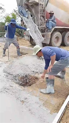 Our prefabricated houses include free installation, concrete floor laying, and septic tank instal...