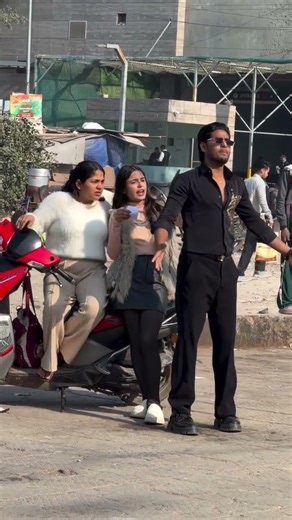 हंसी रोकने की कोशिश मत करना 🤣 Short Viral #comedy #funny #short