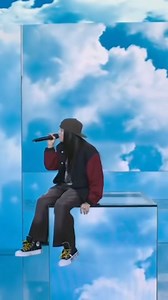 11K views · 265 reactions | "Birds of a Feather" 舞台太好看 Billie Eilish #怪奇比莉 冠軍單曲 "Birds of a Feather" 持續霸榜 登上《週六夜現場》表演超好看！直接看十次朗 — Repost from Saturday Night Live #BillieEilish #HITMEHARDANDSOFT #BE3 #BirdsofaFeather #SNL | 環球音樂 西洋 | Facebook