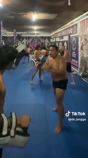Teknik Hancurkan Lemak Babi dalam Muay Thai